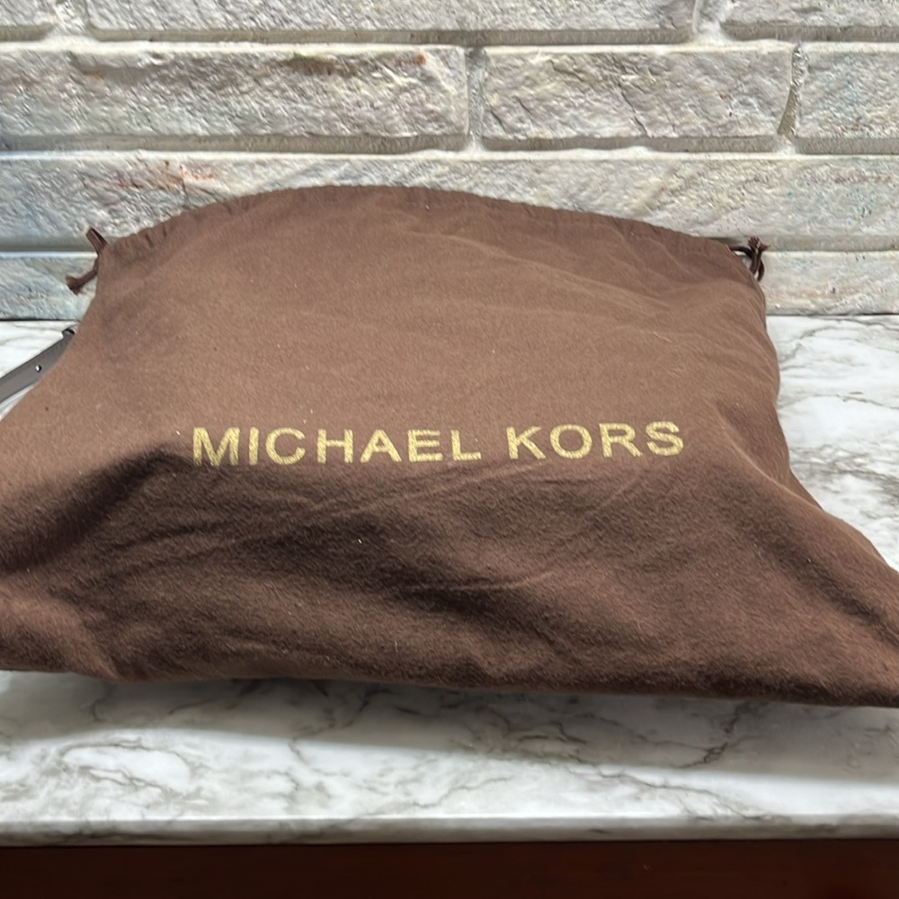 MICHAEL KORS LONI 2 WAY QUILTED LARGE TOTE BAG WITH TAGS. - Picture 12 of 16